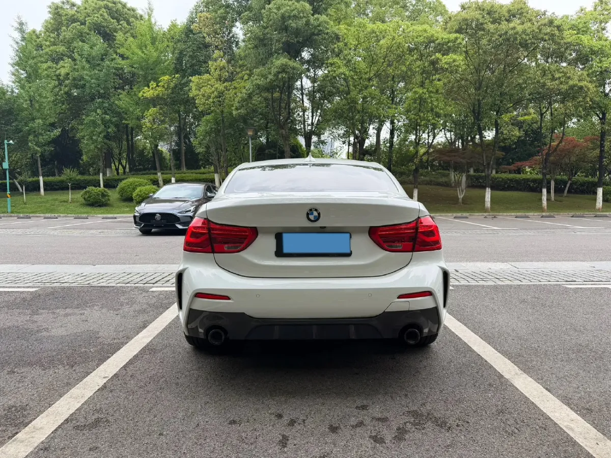 2022 BMW 1 Series 1.5T 140HP L3 7DCT,autocango,china used car exporter,china ev exporter,chinese used car exporter,chinese used ev exporter