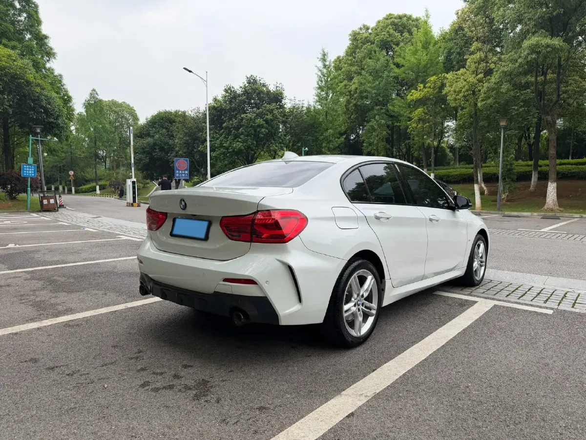 2022 BMW 1 Series 1.5T 140HP L3 7DCT,autocango,china used car exporter,china ev exporter,chinese used car exporter,chinese used ev exporter