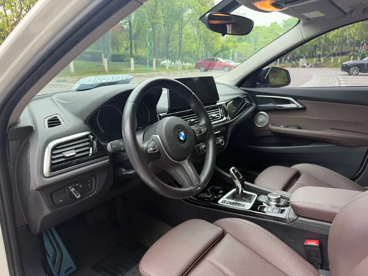2022 BMW 1 Series 1.5T 140HP L3 7DCT,autocango,china used car exporter,china ev exporter,chinese used car exporter,chinese used ev exporter