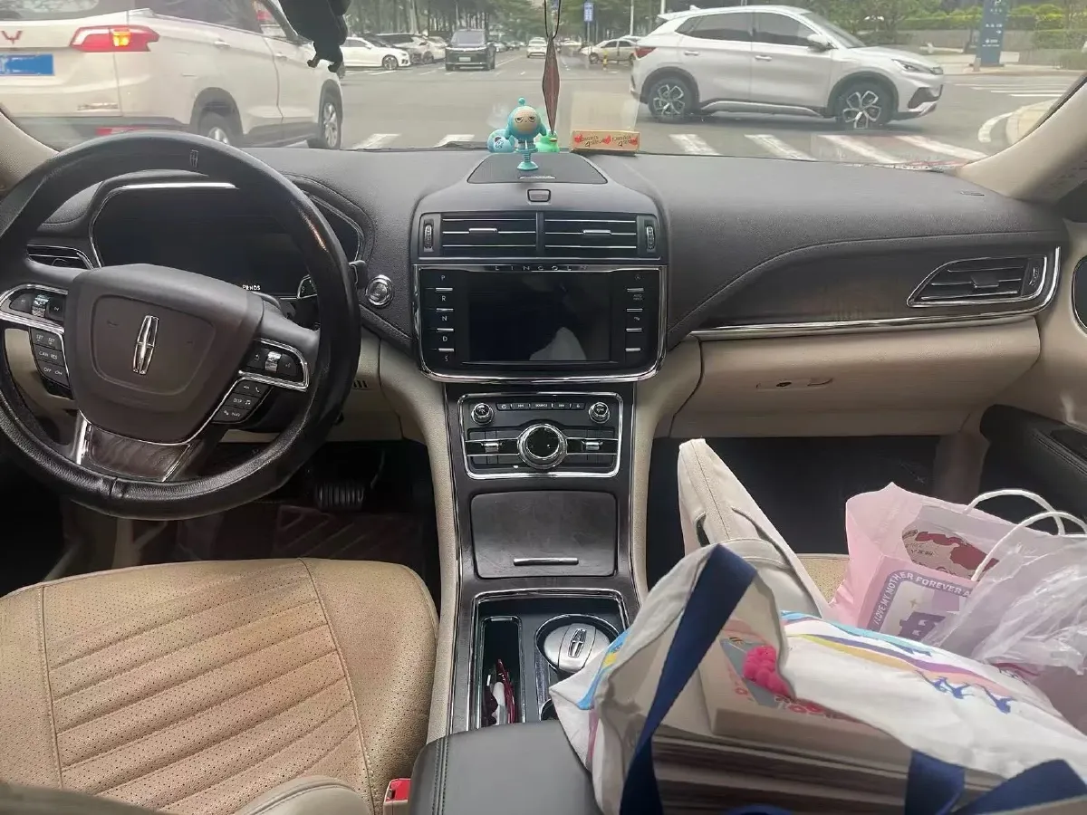 2017 Lincoln Continental 2.0T 261HP L4 6AT,autocango,china used car exporter,china ev exporter,chinese used car exporter,chinese used ev exporter