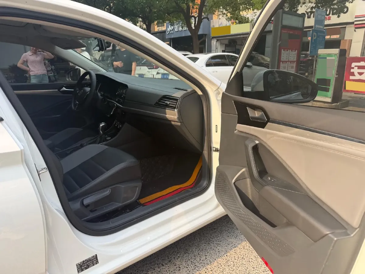 2019 Jeep Renegade 1.3T 173HP L4 7DCT,autocango,china used car exporter,china ev exporter,chinese used car exporter,chinese used ev exporter