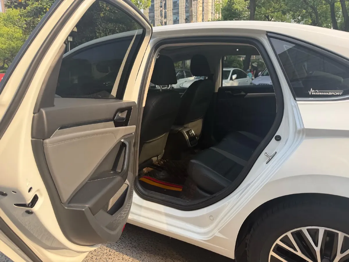 2019 Jeep Renegade 1.3T 173HP L4 7DCT,autocango,china used car exporter,china ev exporter,chinese used car exporter,chinese used ev exporter