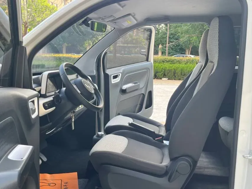 2024 WuLing HongGuang MINI EV BEV 17.3KWH,autocango,china used car exporter,china ev exporter,chinese used car exporter,chinese used ev exporter
