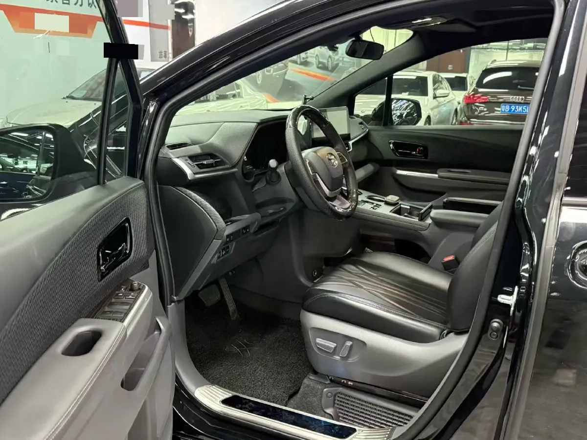 2024 Toyota Sienna 2.5L 189HP L4 E-CVT Hybrid,autocango,china used car exporter,china ev exporter,chinese used car exporter,chinese used ev exporter