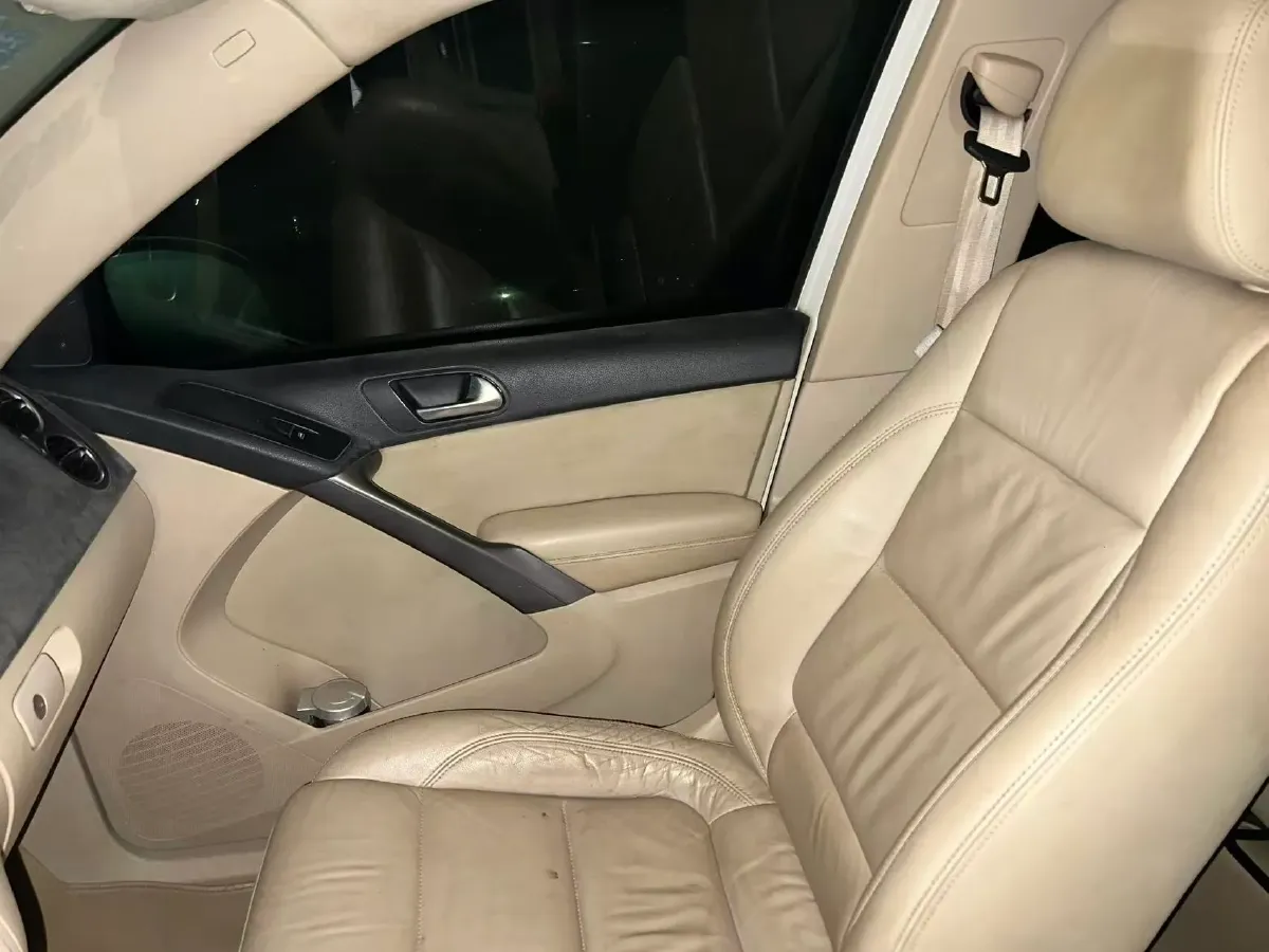 2010 Volkswagen Tiguan 1.8T 160HP L4 6AT,autocango,china used car exporter,china ev exporter,chinese used car exporter,chinese used ev exporter
