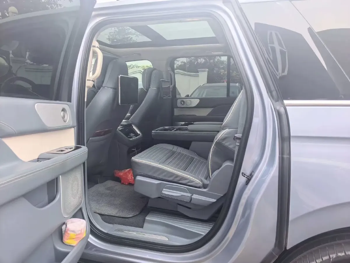 2022 Lincoln Navigator 3.5T 415HP V6 10AT,autocango,china used car exporter,china ev exporter,chinese used car exporter,chinese used ev exporter