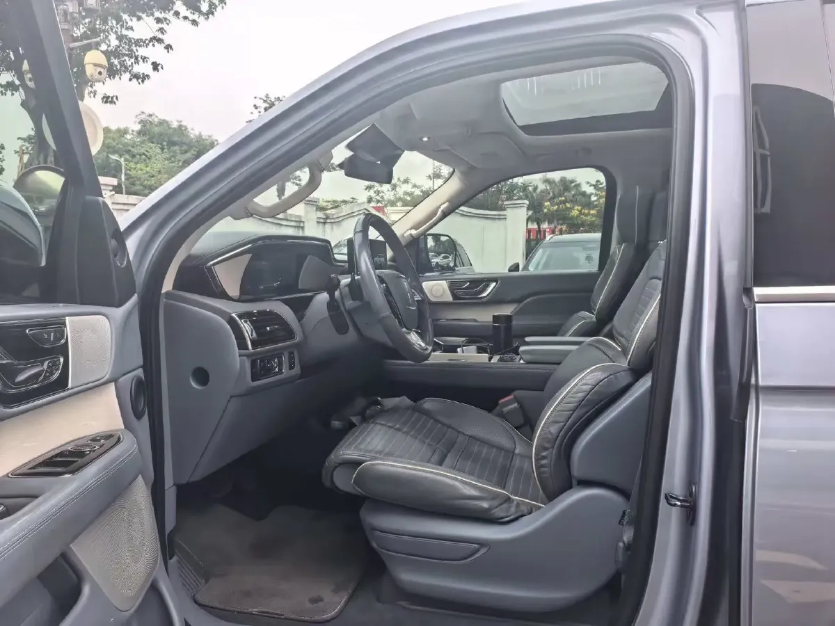 2022 Lincoln Navigator 3.5T 415HP V6 10AT,autocango,china used car exporter,china ev exporter,chinese used car exporter,chinese used ev exporter