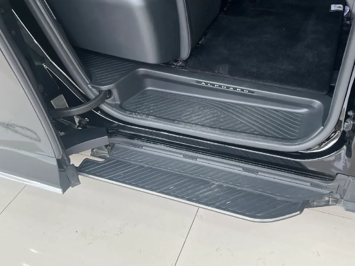 2025 Toyota Alphard 2.5L 190HP L4 E-CVT Hybrid,autocango,china used car exporter,china ev exporter,chinese used car exporter,chinese used ev exporter