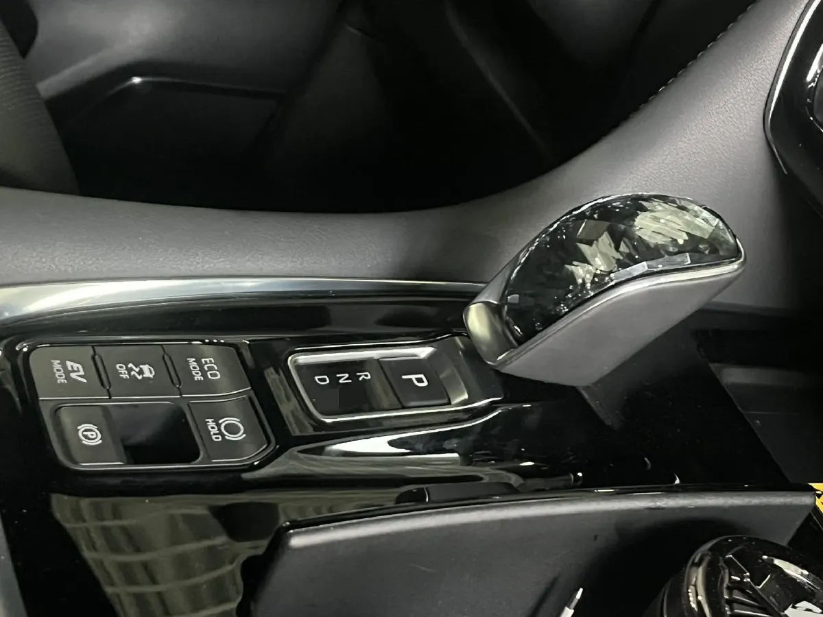 2025 Toyota Alphard 2.5L 190HP L4 E-CVT Hybrid,autocango,china used car exporter,china ev exporter,chinese used car exporter,chinese used ev exporter