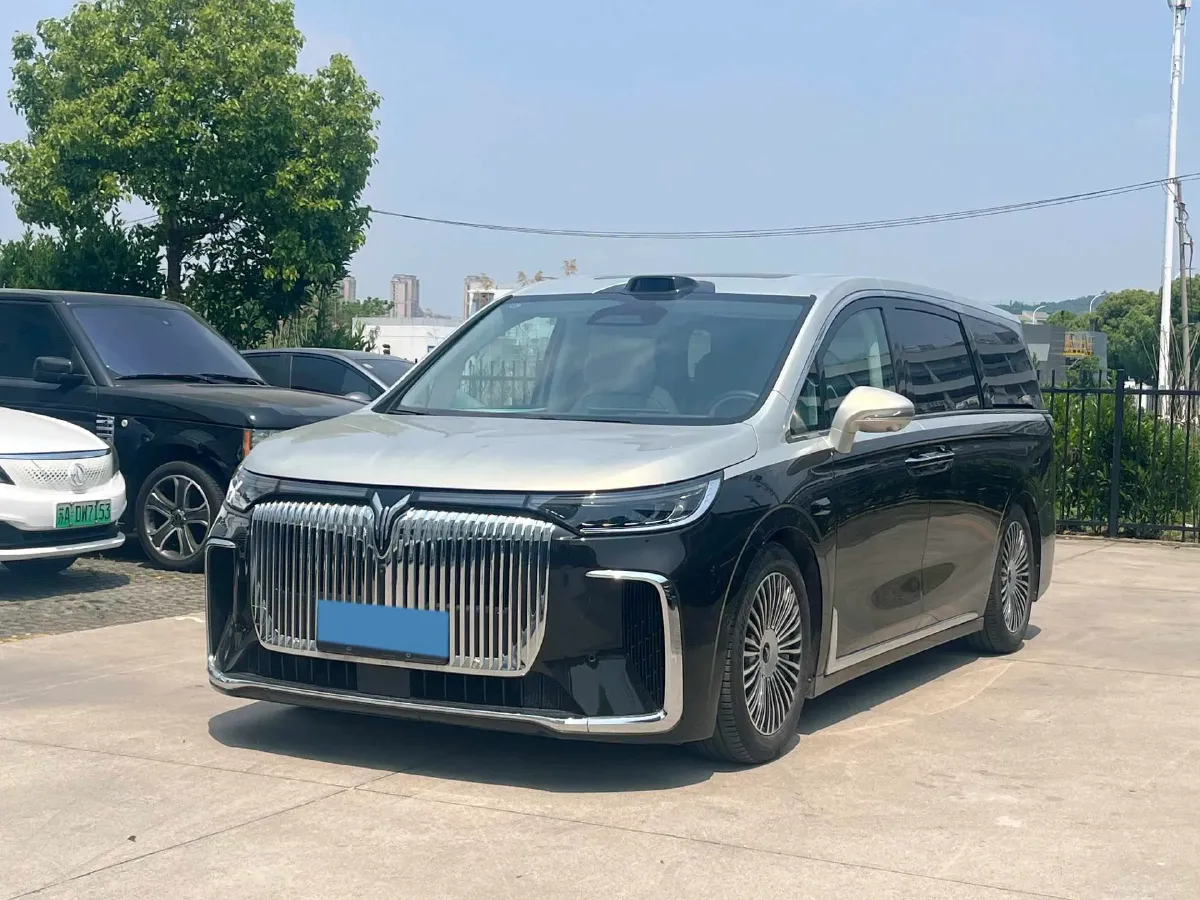 2025 Voyah Dream 1.5T 150HP L4 PHEV 41.7KWH,autocango,china used car exporter,china ev exporter,chinese used car exporter,chinese used ev exporter