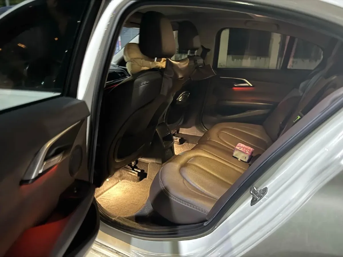 2020 BMW 1 Series 2.0T 192HP L4 7DCT,autocango,china used car exporter,china ev exporter,chinese used car exporter,chinese used ev exporter