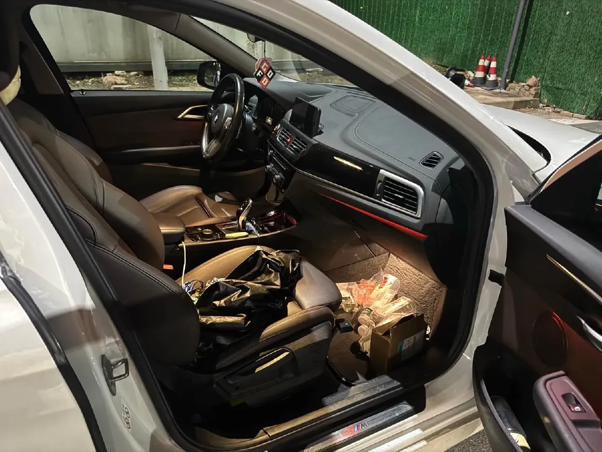 2020 BMW 1 Series 2.0T 192HP L4 7DCT,autocango,china used car exporter,china ev exporter,chinese used car exporter,chinese used ev exporter