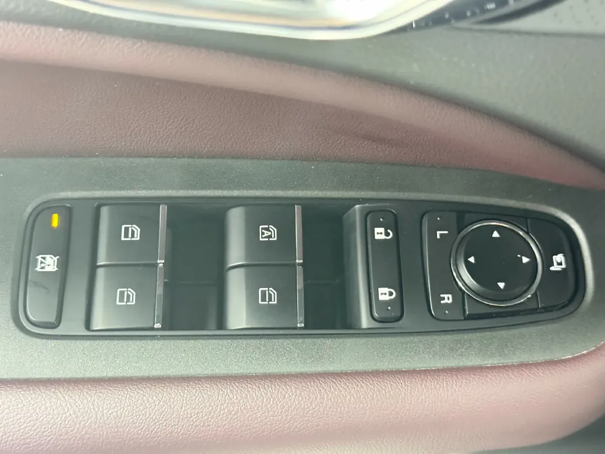 2021 GAC Trumpchi M6 1.5T 169HP L4 7DCT,autocango,china used car exporter,china ev exporter,chinese used car exporter,chinese used ev exporter