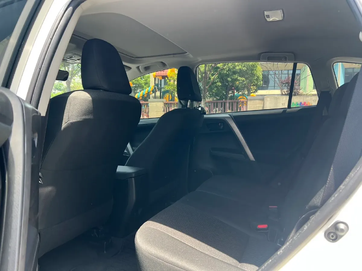 2019 Toyota RAV4 2.0L 151HP L4 CVT,autocango,china used car exporter,china ev exporter,chinese used car exporter,chinese used ev exporter