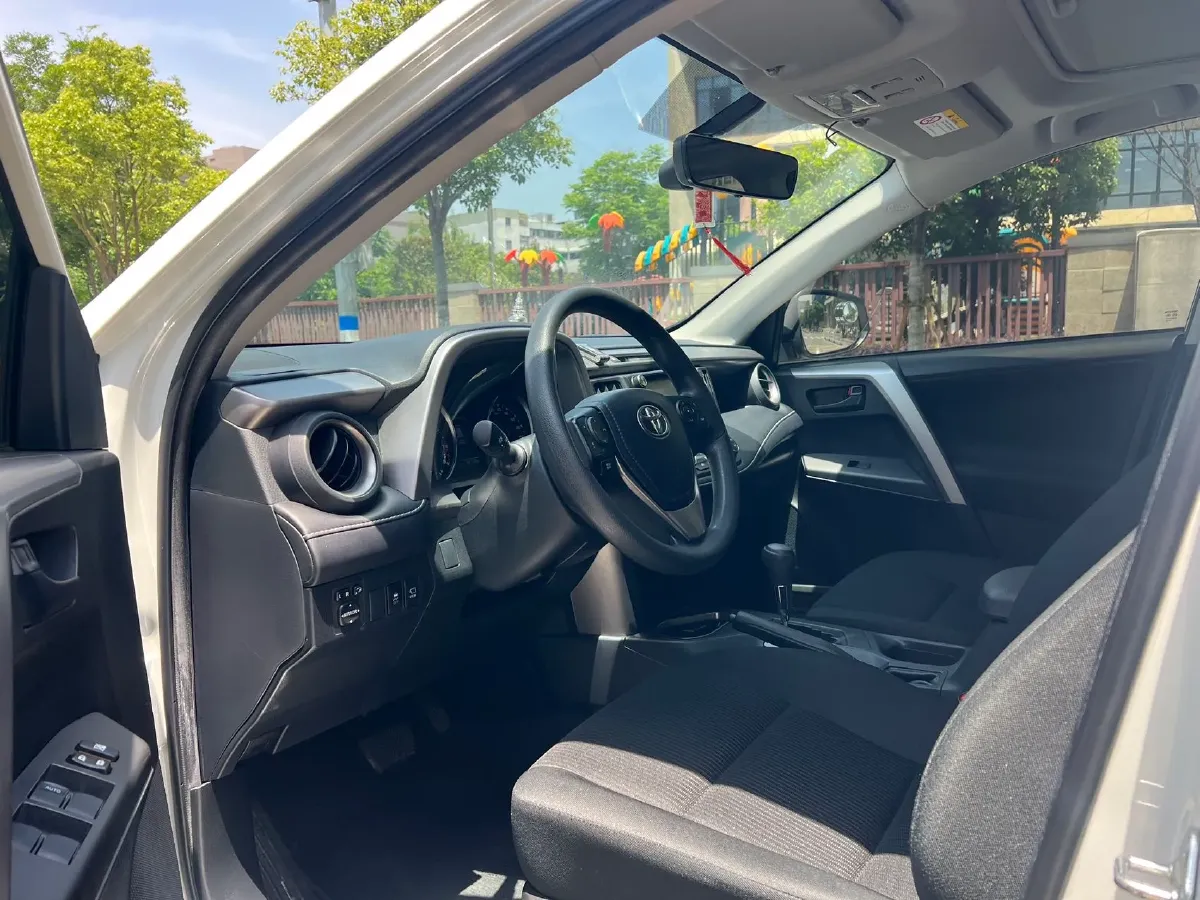 2019 Toyota RAV4 2.0L 151HP L4 CVT,autocango,china used car exporter,china ev exporter,chinese used car exporter,chinese used ev exporter