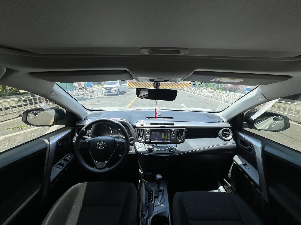 2019 Toyota RAV4 2.0L 151HP L4 CVT,autocango,china used car exporter,china ev exporter,chinese used car exporter,chinese used ev exporter