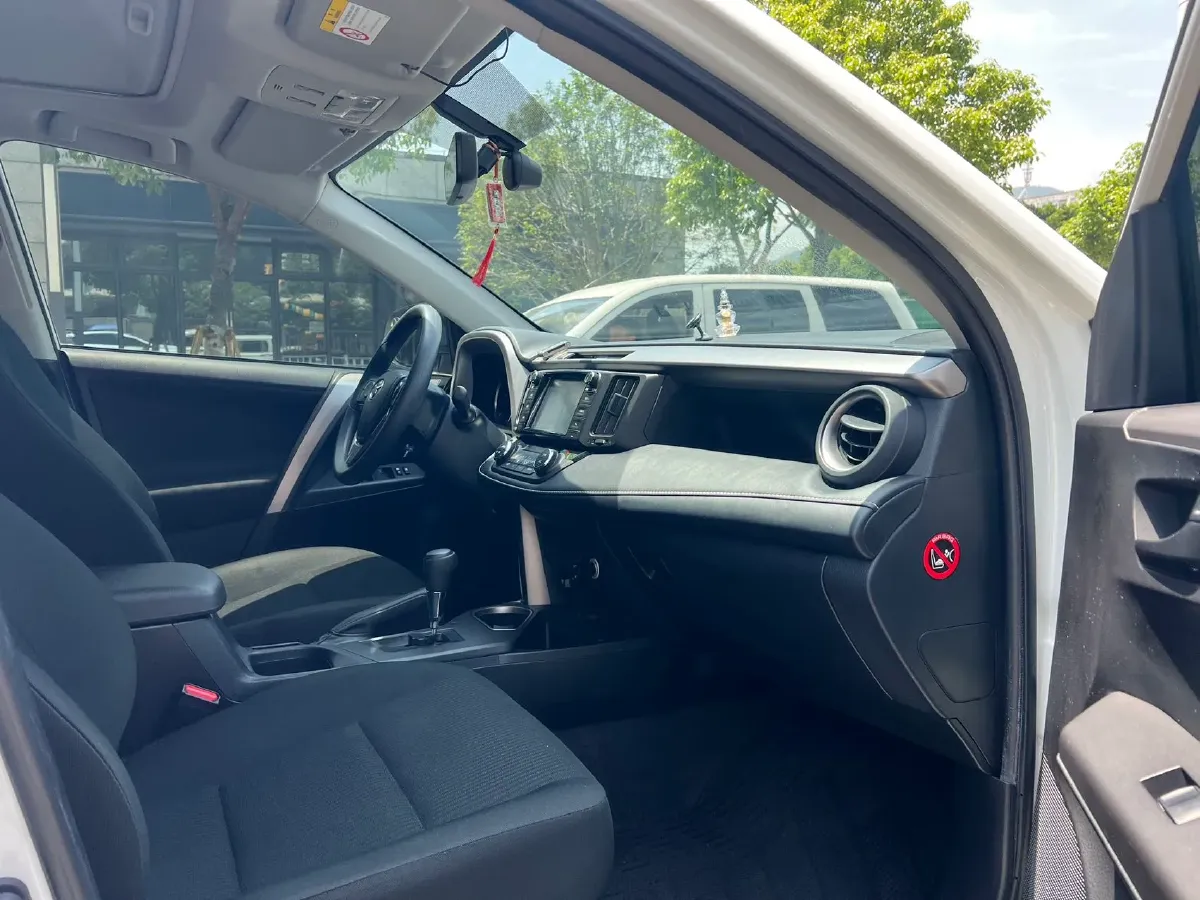 2019 Toyota RAV4 2.0L 151HP L4 CVT,autocango,china used car exporter,china ev exporter,chinese used car exporter,chinese used ev exporter