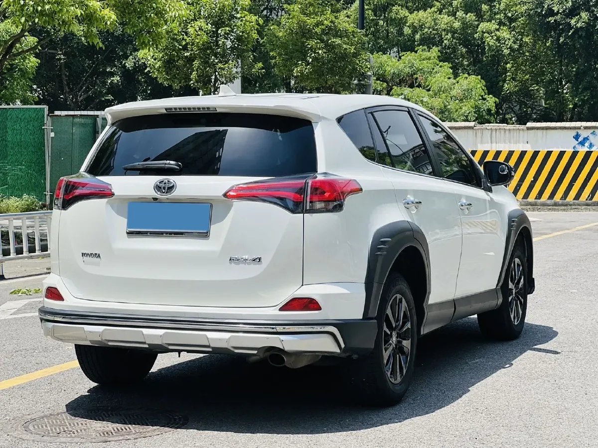 2019 Toyota RAV4 2.0L 151HP L4 CVT,autocango,china used car exporter,china ev exporter,chinese used car exporter,chinese used ev exporter