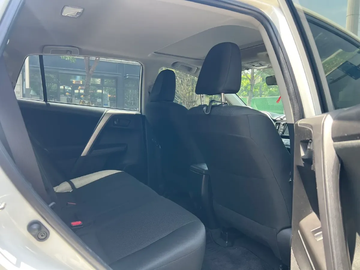 2019 Toyota RAV4 2.0L 151HP L4 CVT,autocango,china used car exporter,china ev exporter,chinese used car exporter,chinese used ev exporter