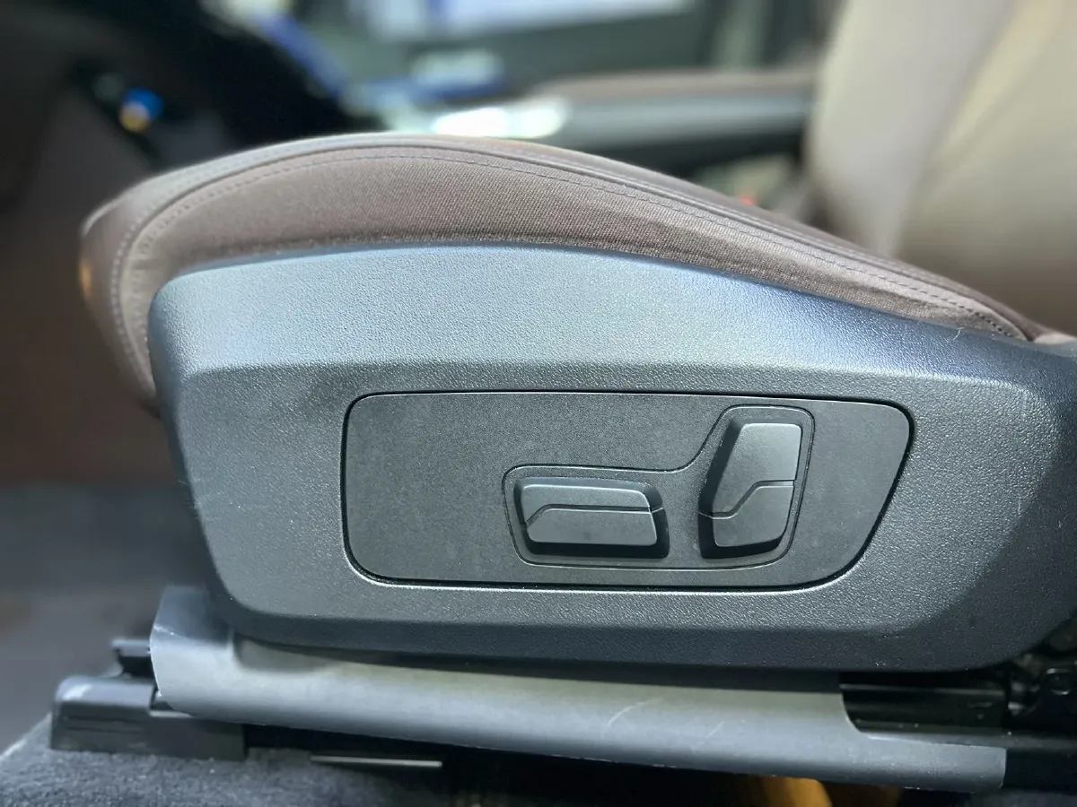 2023 BMW X1 1.5T 156HP L3 7DCT,autocango,china used car exporter,china ev exporter,chinese used car exporter,chinese used ev exporter