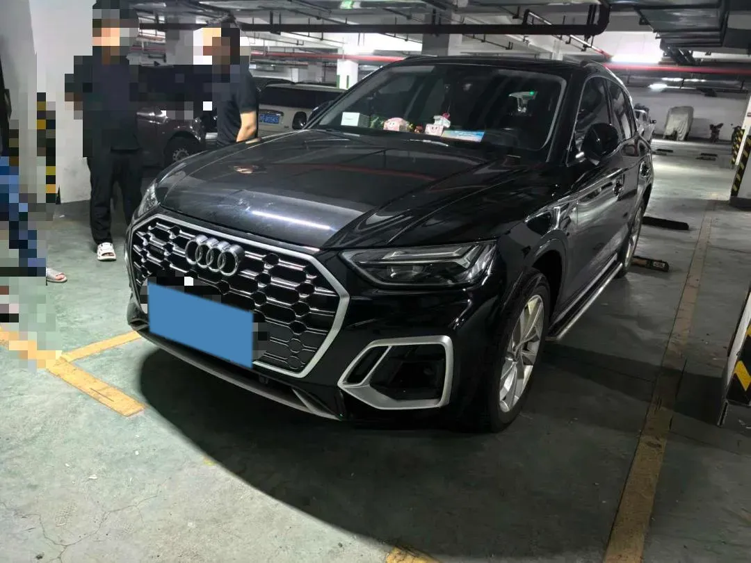 2022 Audi Q5L 2.0T 190HP L4 7DCT,autocango,china used car exporter,china ev exporter,chinese used car exporter,chinese used ev exporter
