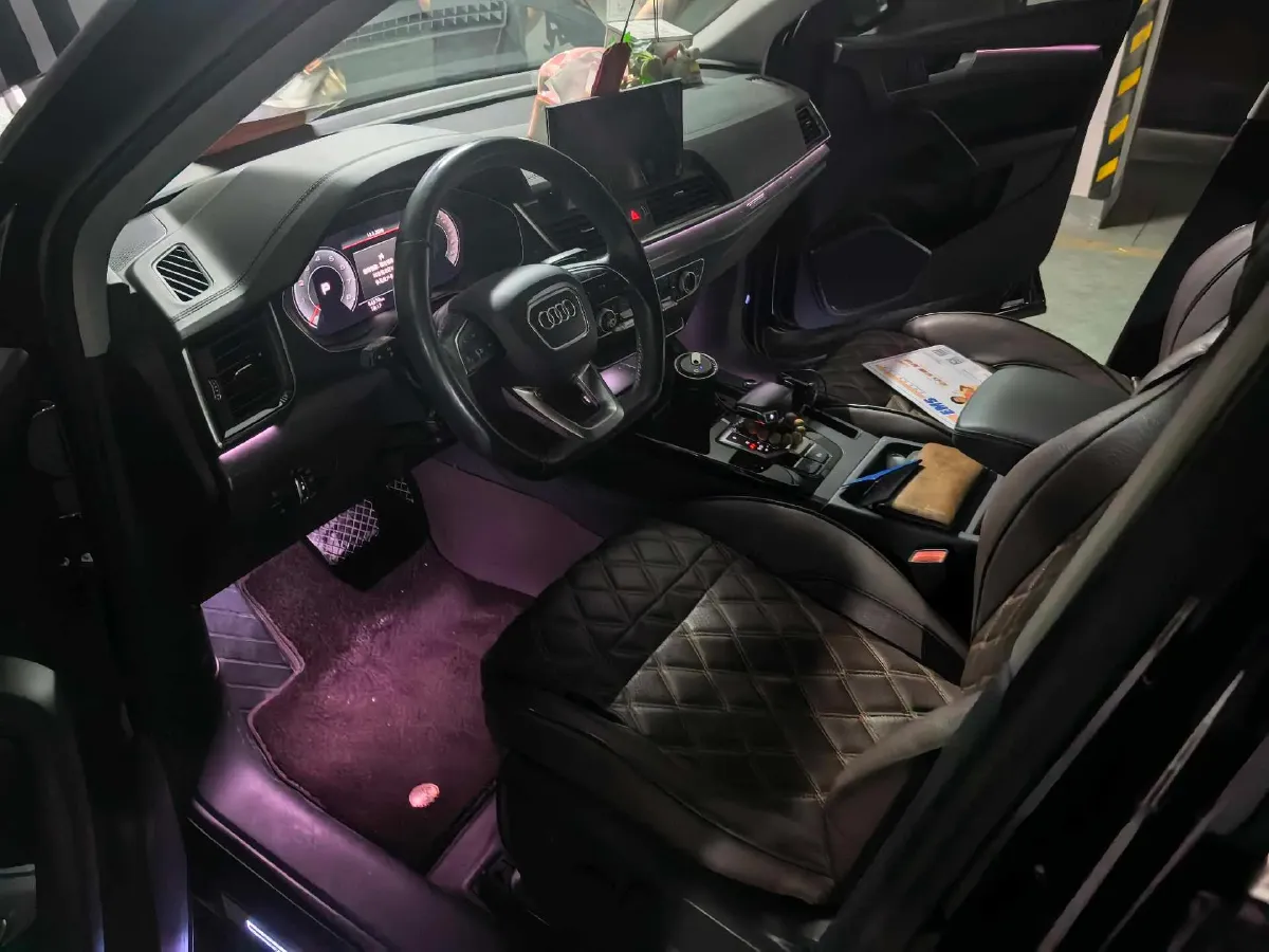 2022 Audi Q5L 2.0T 190HP L4 7DCT,autocango,china used car exporter,china ev exporter,chinese used car exporter,chinese used ev exporter