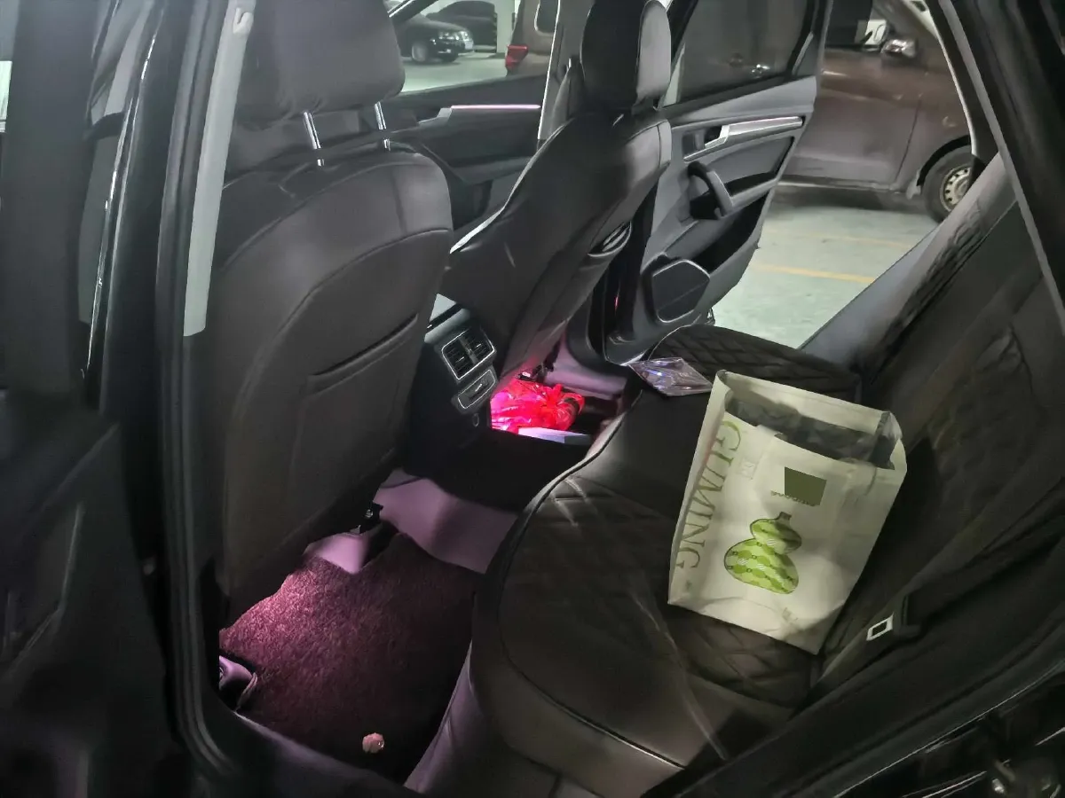 2022 Audi Q5L 2.0T 190HP L4 7DCT,autocango,china used car exporter,china ev exporter,chinese used car exporter,chinese used ev exporter