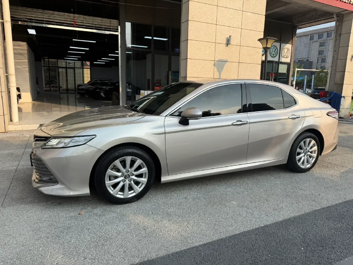 2019 Toyota Camry 2.0L 178HP L4 CVT,autocango,china used car exporter,china ev exporter,chinese used car exporter,chinese used ev exporter