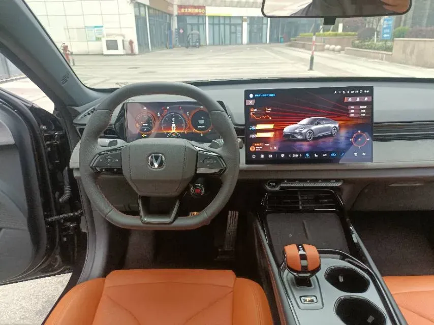 2025 ChangAn UNI-V 1.5T 192HP L4 7DCT,autocango,china used car exporter,china ev exporter,chinese used car exporter,chinese used ev exporter