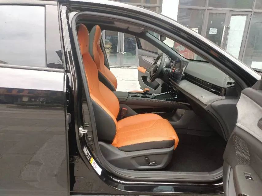 2025 ChangAn UNI-V 1.5T 192HP L4 7DCT,autocango,china used car exporter,china ev exporter,chinese used car exporter,chinese used ev exporter
