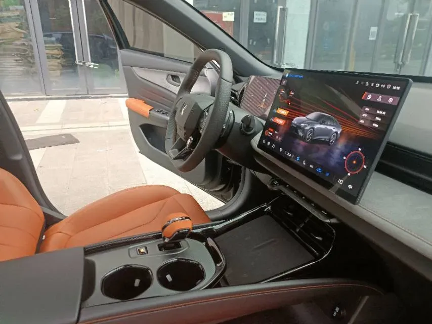 2025 ChangAn UNI-V 1.5T 192HP L4 7DCT,autocango,china used car exporter,china ev exporter,chinese used car exporter,chinese used ev exporter