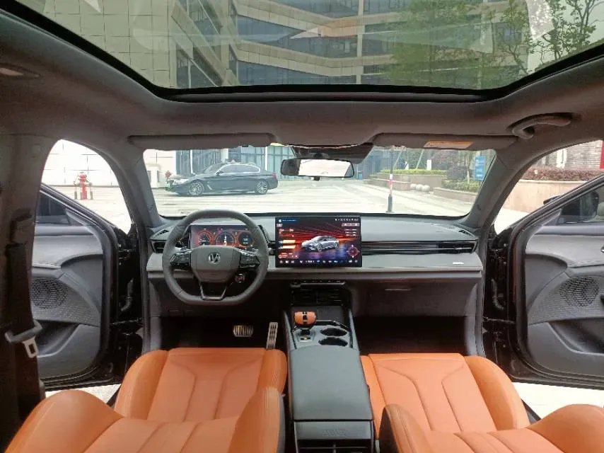 2025 ChangAn UNI-V 1.5T 192HP L4 7DCT,autocango,china used car exporter,china ev exporter,chinese used car exporter,chinese used ev exporter