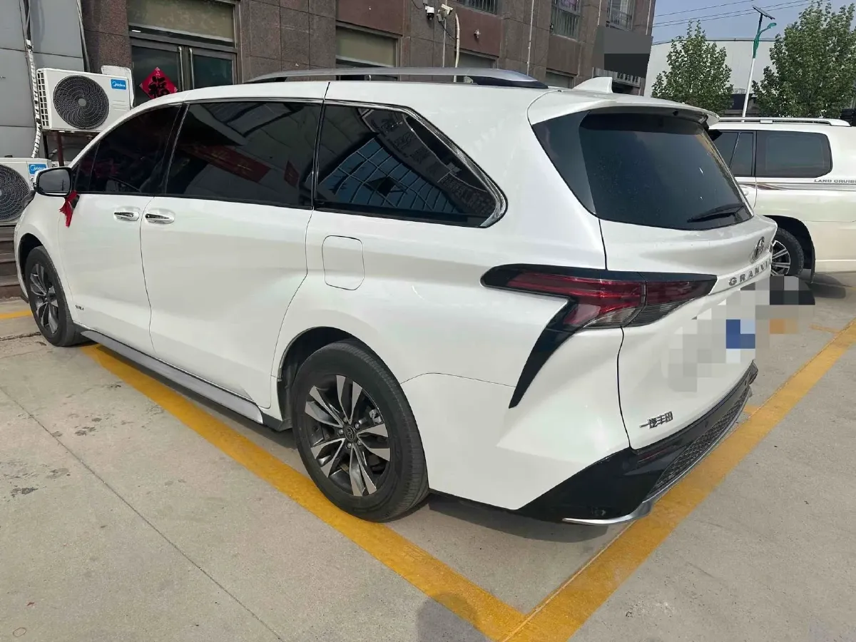 2024 Toyota Granvia 2.5L 189HP L4 E-CVT Hybrid,autocango,china used car exporter,china ev exporter,chinese used car exporter,chinese used ev exporter