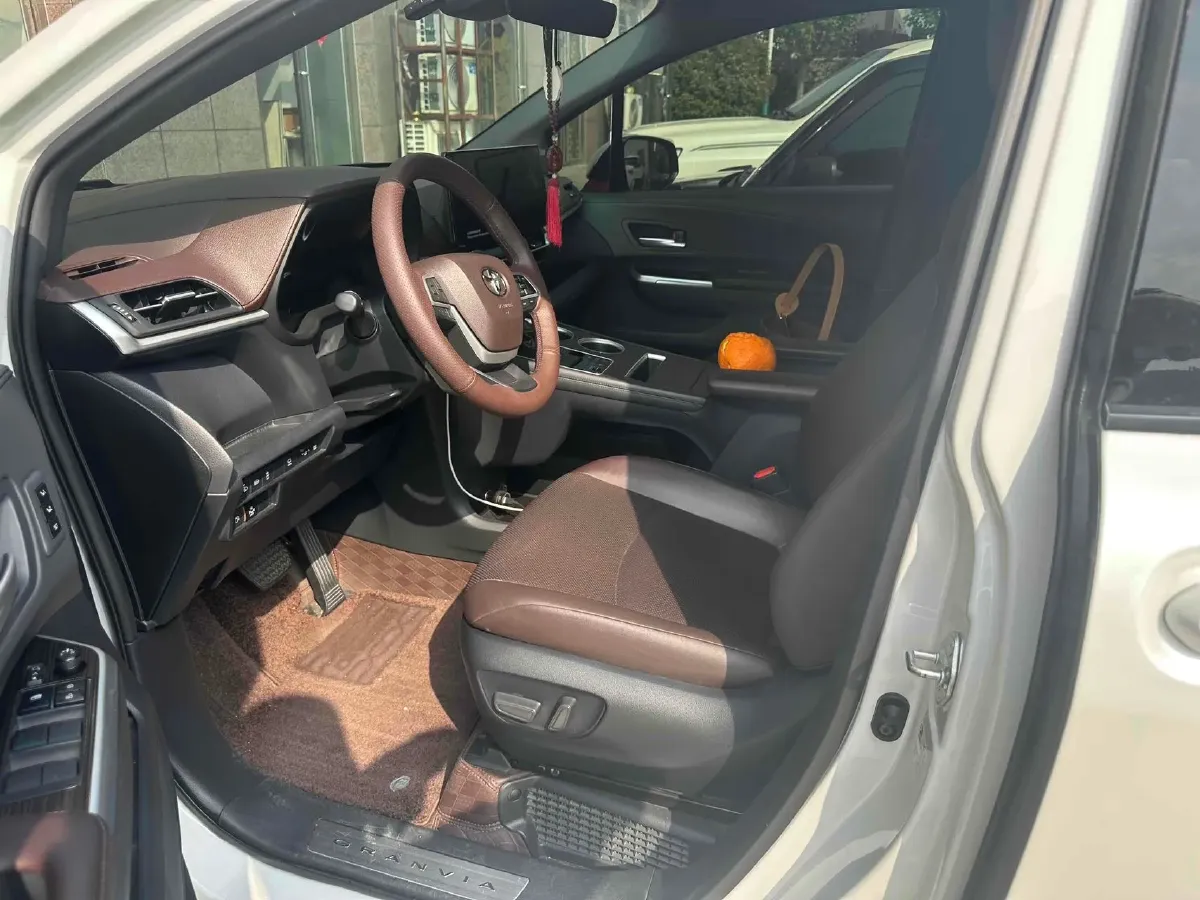 2024 Toyota Granvia 2.5L 189HP L4 E-CVT Hybrid,autocango,china used car exporter,china ev exporter,chinese used car exporter,chinese used ev exporter