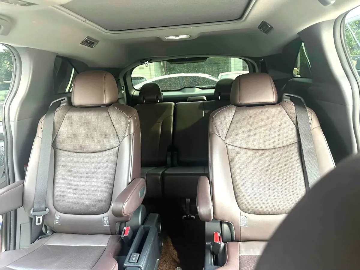 2024 Toyota Granvia 2.5L 189HP L4 E-CVT Hybrid,autocango,china used car exporter,china ev exporter,chinese used car exporter,chinese used ev exporter