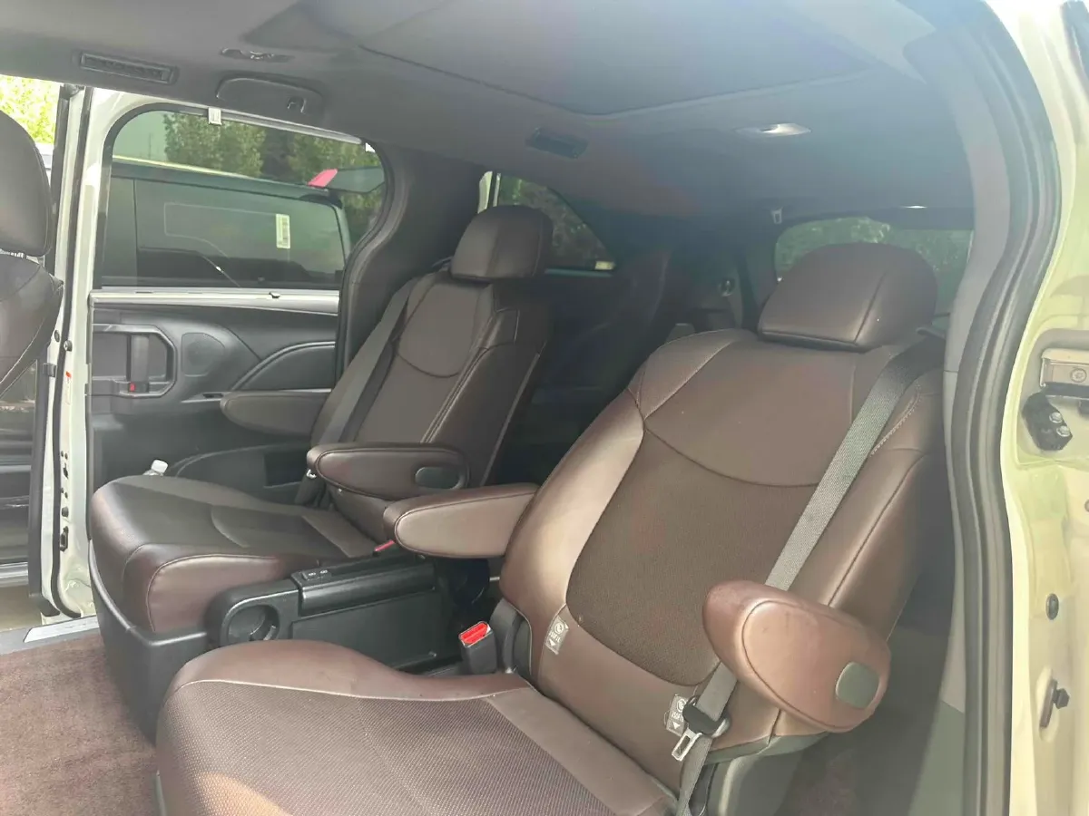 2024 Toyota Granvia 2.5L 189HP L4 E-CVT Hybrid,autocango,china used car exporter,china ev exporter,chinese used car exporter,chinese used ev exporter
