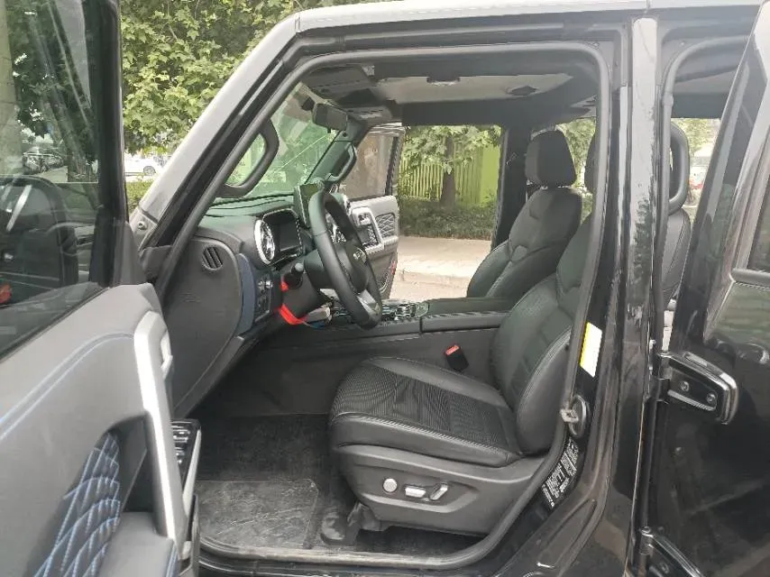 2024 Beijing BJ40 2.0T 224HP L4 8AT,autocango,china used car exporter,china ev exporter,chinese used car exporter,chinese used ev exporter