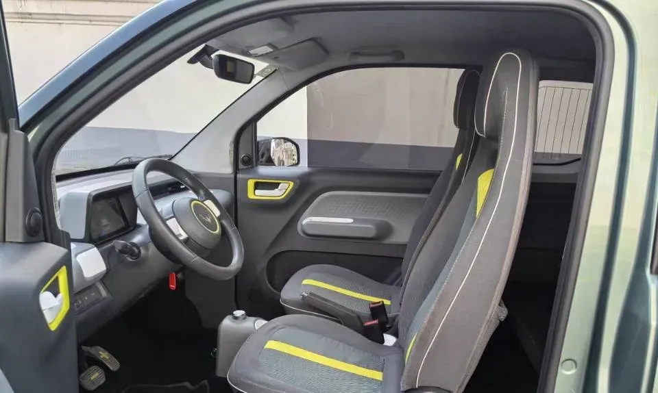 2022 WuLing HongGuang MINI EV BEV 26.5KWH,autocango,china used car exporter,china ev exporter,chinese used car exporter,chinese used ev exporter