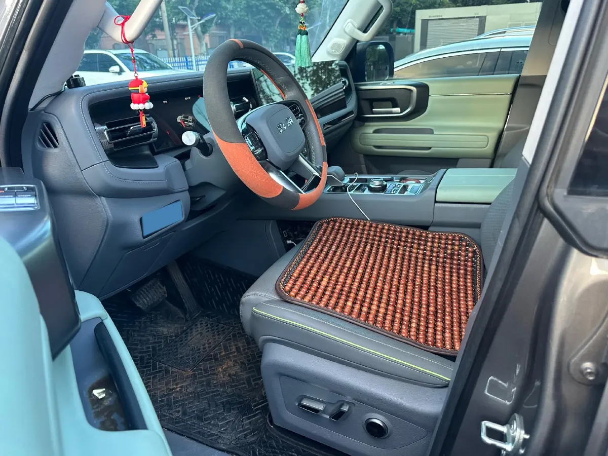 2024 Beijing BJ40 2.0T 245HP L4 8AT,autocango,china used car exporter,china ev exporter,chinese used car exporter,chinese used ev exporter