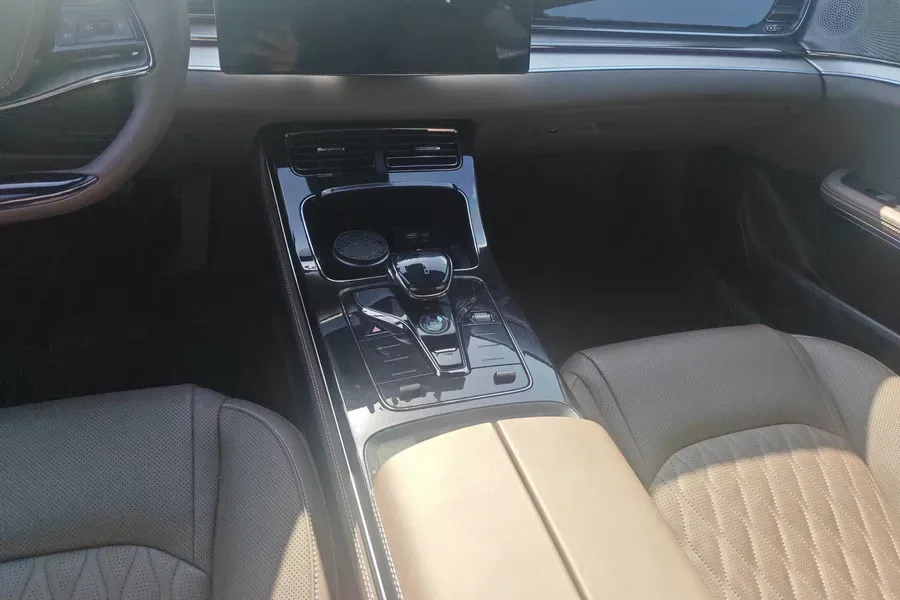 2018 Cadillac XT5 2.0T 269HP L4 9AT,autocango,china used car exporter,china ev exporter,chinese used car exporter,chinese used ev exporter