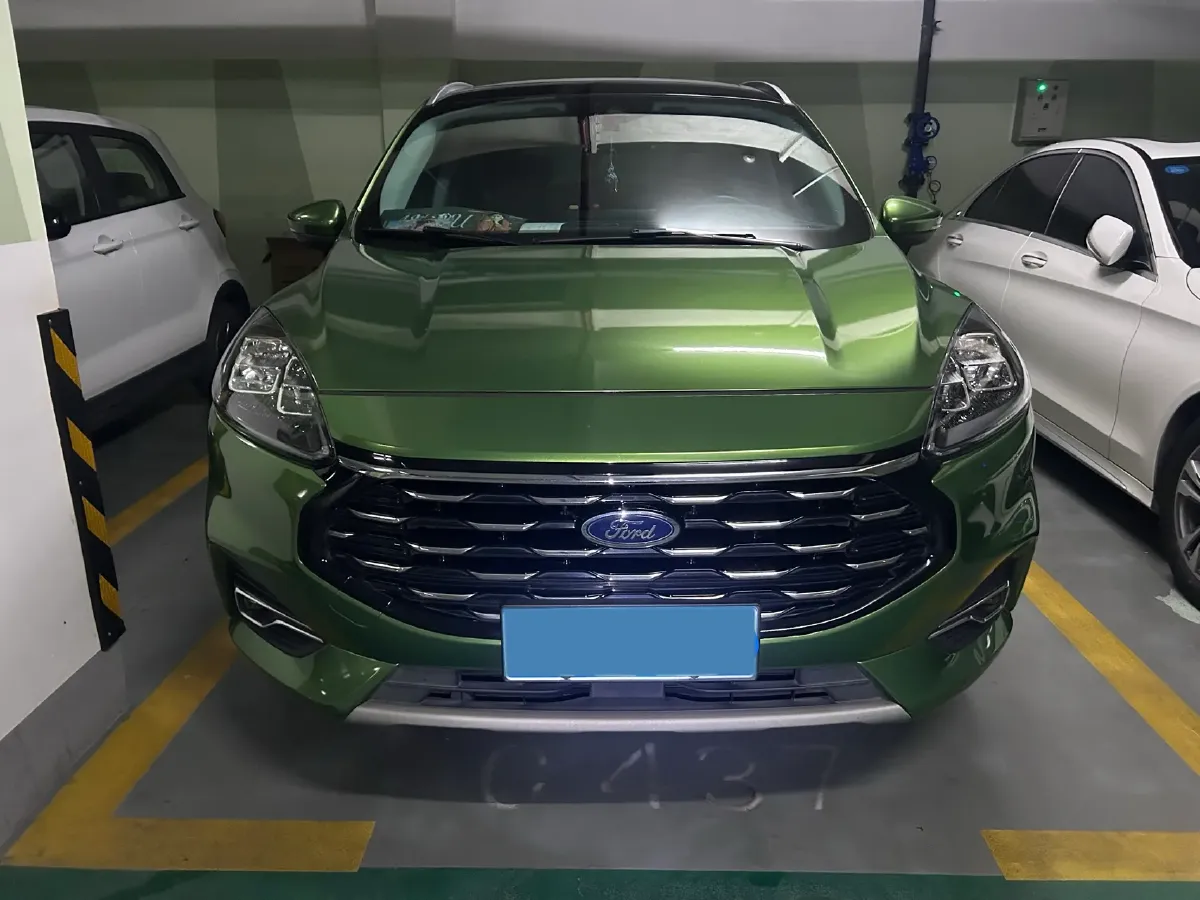 2020 Ford Escape 2.0T 248HP L4 8AT,autocango,china used car exporter,china ev exporter,chinese used car exporter,chinese used ev exporter
