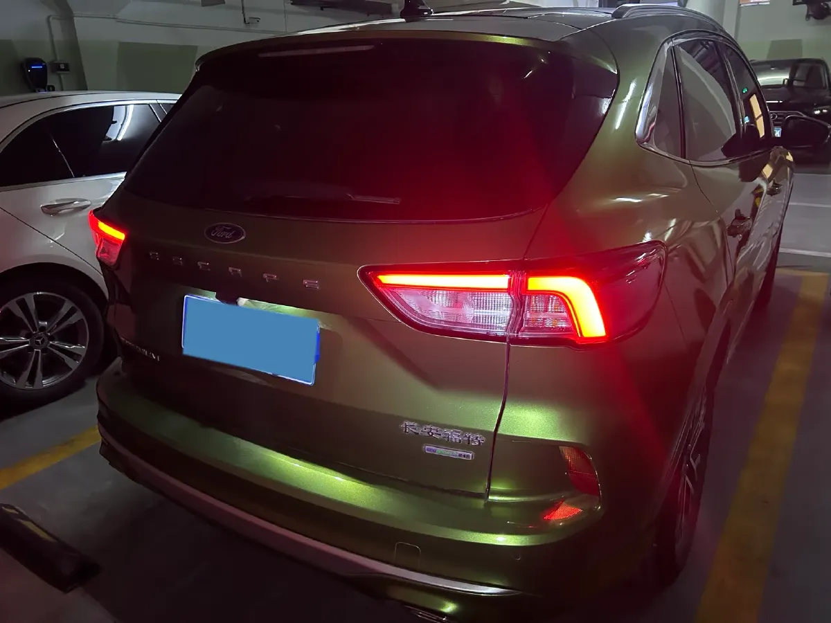 2020 Ford Escape 2.0T 248HP L4 8AT,autocango,china used car exporter,china ev exporter,chinese used car exporter,chinese used ev exporter