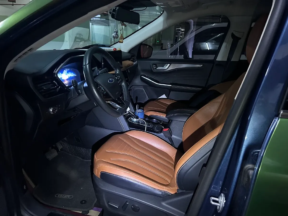 2020 Ford Escape 2.0T 248HP L4 8AT,autocango,china used car exporter,china ev exporter,chinese used car exporter,chinese used ev exporter