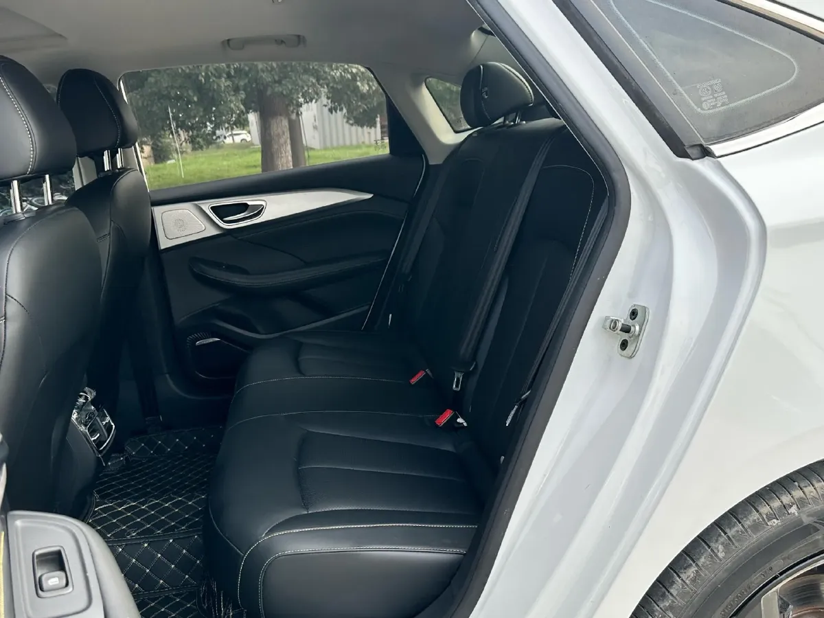 2020 Roewe i6 MAX 1.5T 169HP L4 AMT PHEV,autocango,china used car exporter,china ev exporter,chinese used car exporter,chinese used ev exporter