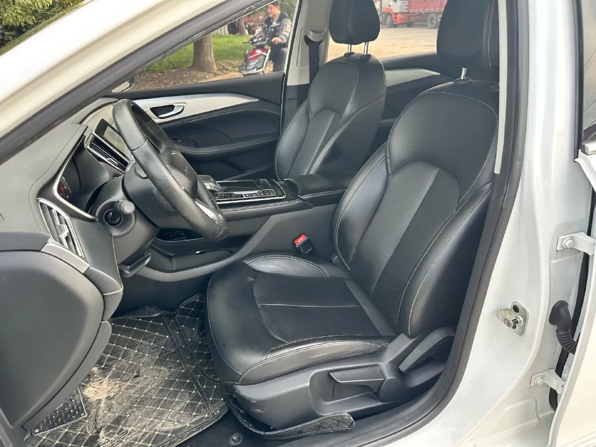 2020 Roewe i6 MAX 1.5T 169HP L4 AMT PHEV,autocango,china used car exporter,china ev exporter,chinese used car exporter,chinese used ev exporter