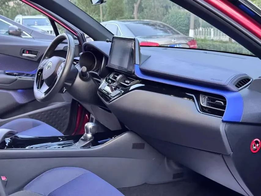 2022 Toyota C-HR 2.0L 171HP L4 CVT,autocango,china used car exporter,china ev exporter,chinese used car exporter,chinese used ev exporter