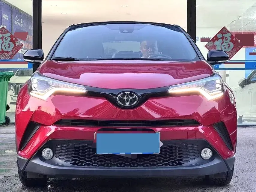 2022 Toyota C-HR 2.0L 171HP L4 CVT,autocango,china used car exporter,china ev exporter,chinese used car exporter,chinese used ev exporter