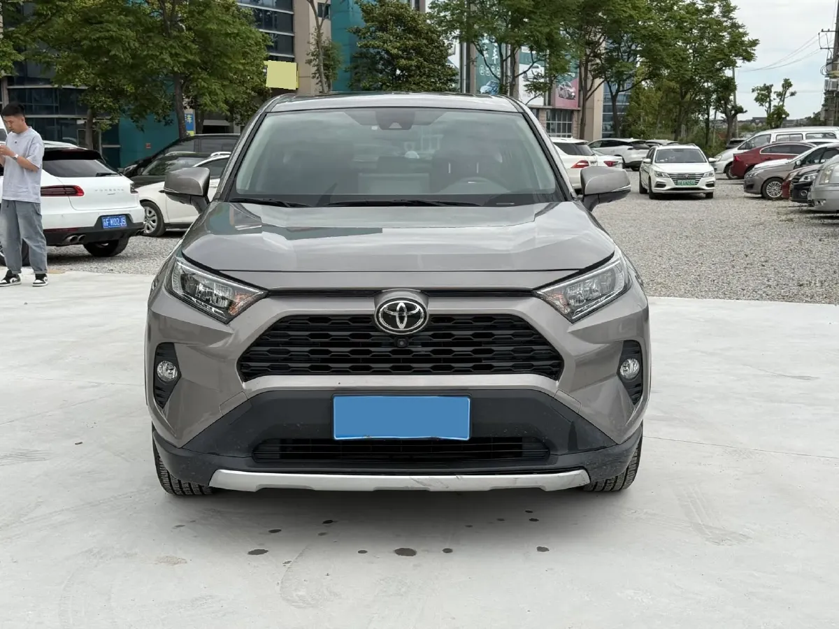 2020 Toyota RAV4 2.0L 171HP L4 CVT,autocango,china used car exporter,china ev exporter,chinese used car exporter,chinese used ev exporter