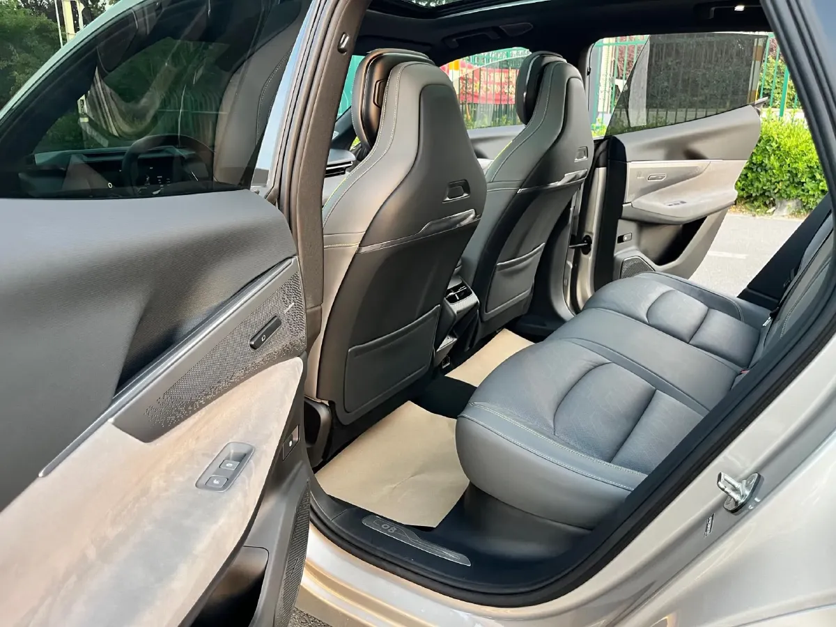 2023 LYNK&CO 08 EM-P 1.5T 163HP L4 3DHT PHEV 21.2KWH,autocango,china used car exporter,china ev exporter,chinese used car exporter,chinese used ev exporter