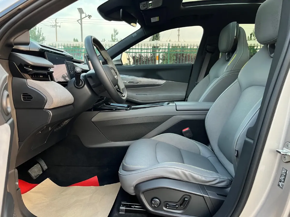 2023 LYNK&CO 08 EM-P 1.5T 163HP L4 3DHT PHEV 21.2KWH,autocango,china used car exporter,china ev exporter,chinese used car exporter,chinese used ev exporter